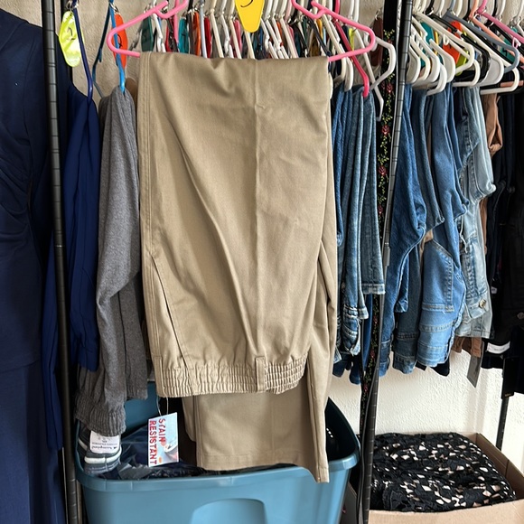 men’s 54x30” Falcon Bay platinum plus comfort khaki pant’s cotton polyester - Picture 3 of 4